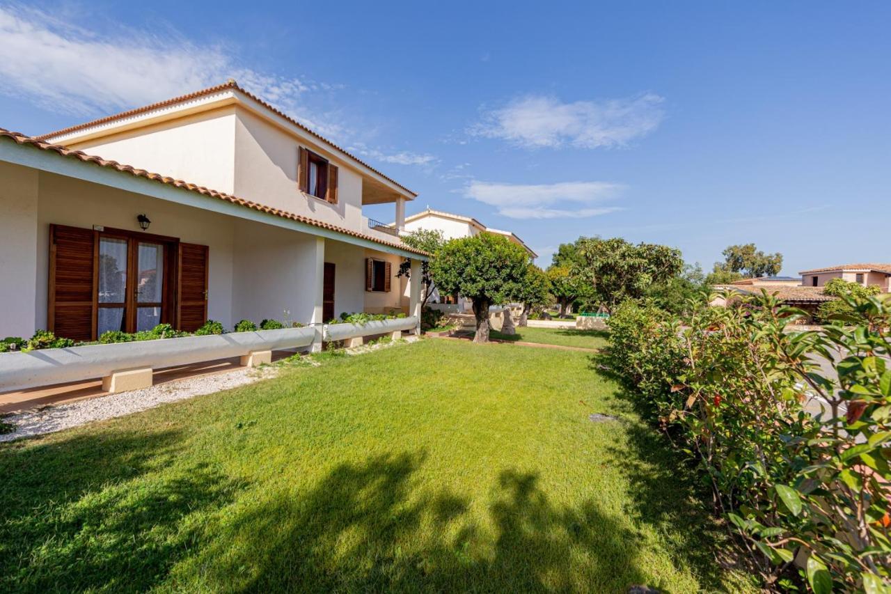 Centro Residenziale Le Canne San Teodoro  Bagian luar foto